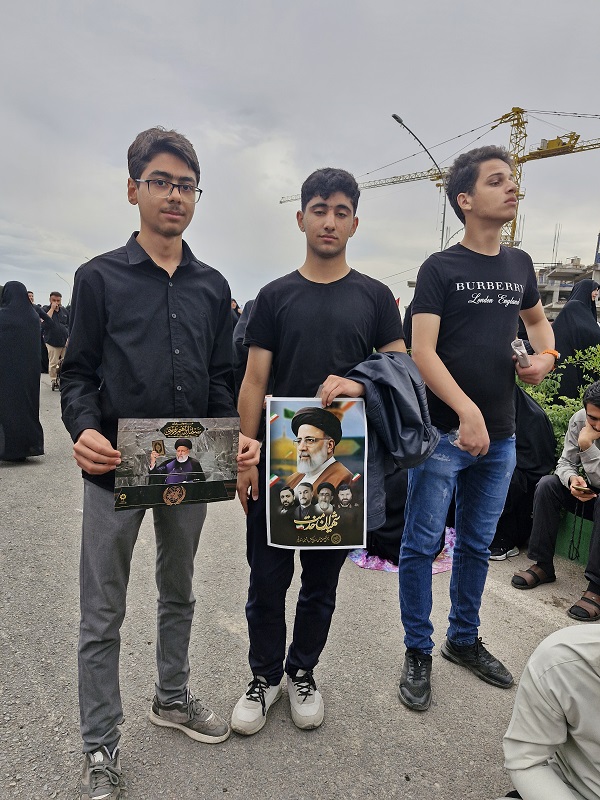 حضور کودکان و نوجوانان در تشییع شهیدجمهور در قم
