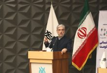 وزیر علوم وحدت حوزه و دانشگاه