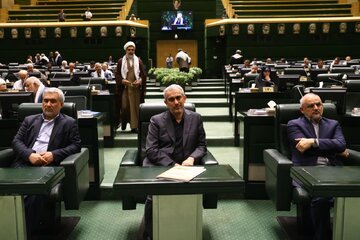 مدنی زاده وزیر اقتصاد