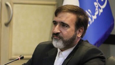 دکتر کمال اکبری رئیس دانشکده دین و رسانه