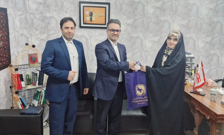محسن عابدی، رئیس شورای هماهنگی شرکت‌های بیمه استان قم سعید عاصم آبادی دبیر شورای هماهنگی شرکت های بیمه در قم