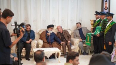 تولیت مسجد جمکران در دیدار خانواده شهدا