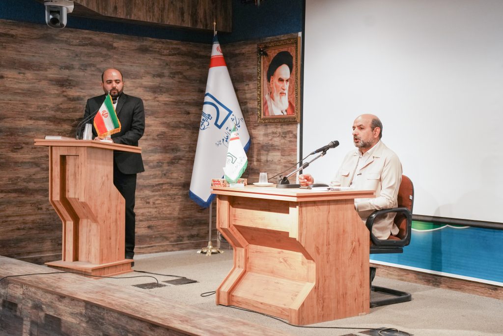 دکتر شهاب اسفندیاری رئیس دانشگاه صدا و سیما