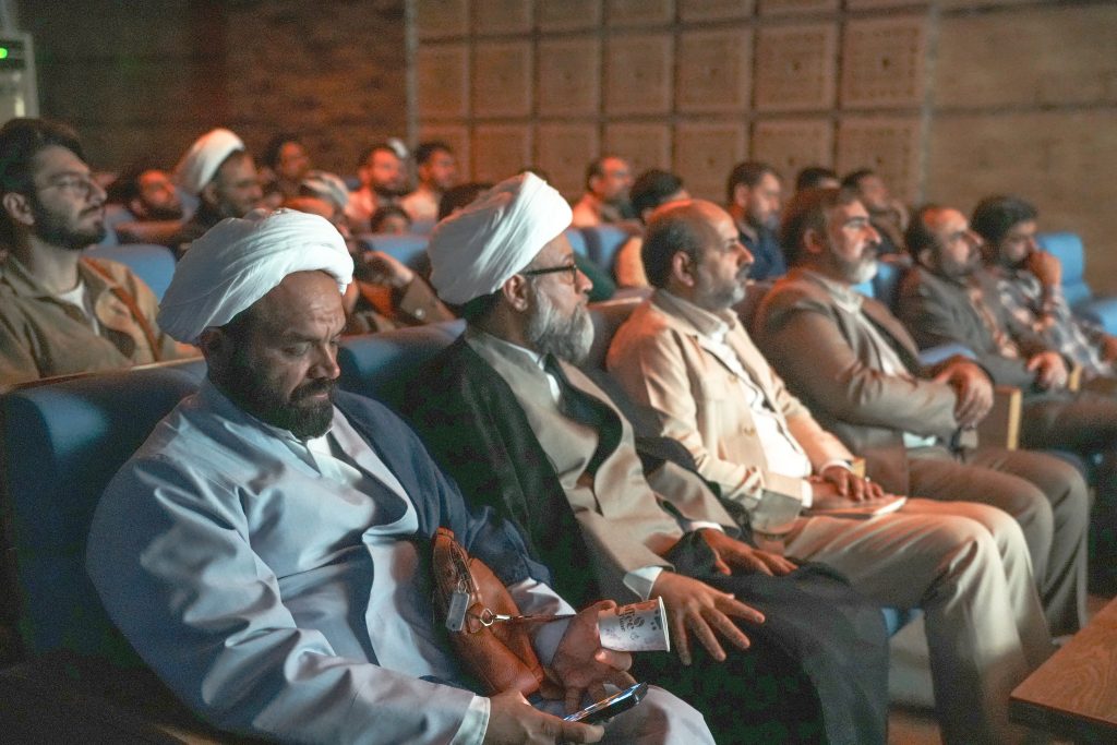 دکتر شهاب اسفندیاری رئیس دانشگاه صدا و سیما