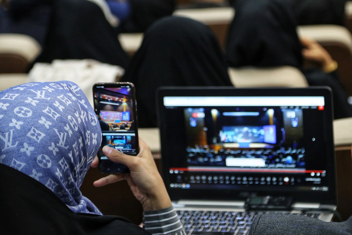 گزارش تصویری دومین نشست خبری دکتر قالیباف رئیس مجلس + زهرا سادات صحفی