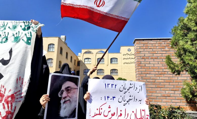 تجمع باشکوه دانشجویان قم در دفاع از قرآن و ولایت